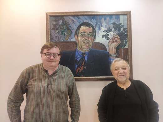 К нам приезжал эксперт "Золотой маски"